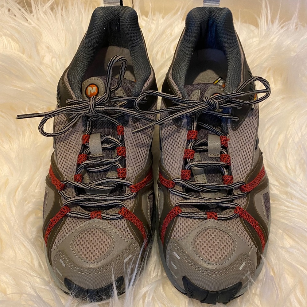 Merrill Continuum hiking shoes
